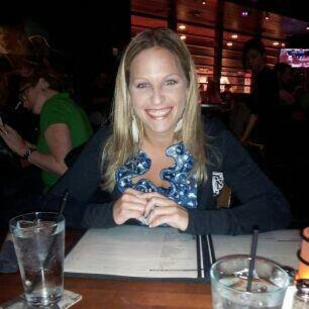 Meet your Posher, Larissa